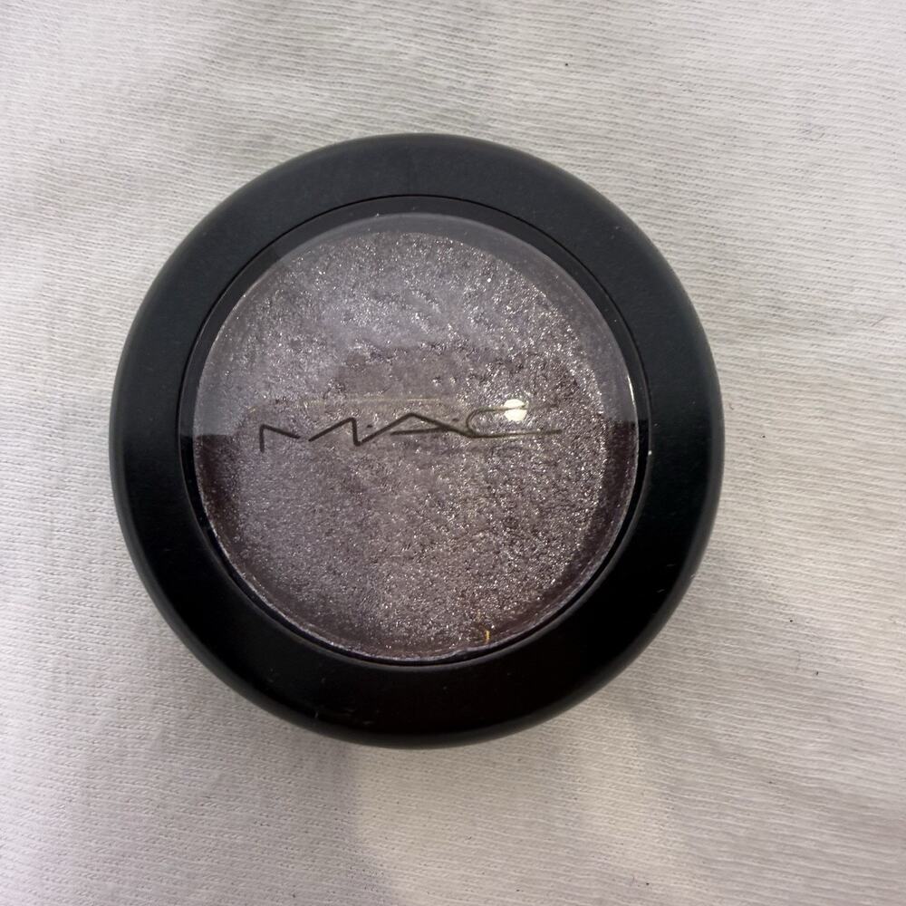 MAC RETIRED Pressed Pigment Eyeshadow “MOTH” RARE NEW